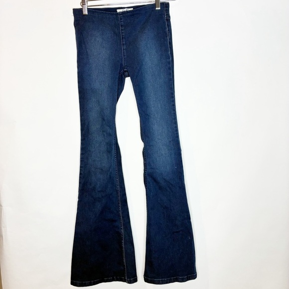 We The Free | Penny Pull-On Flare Jeans - Picture 2 of 6